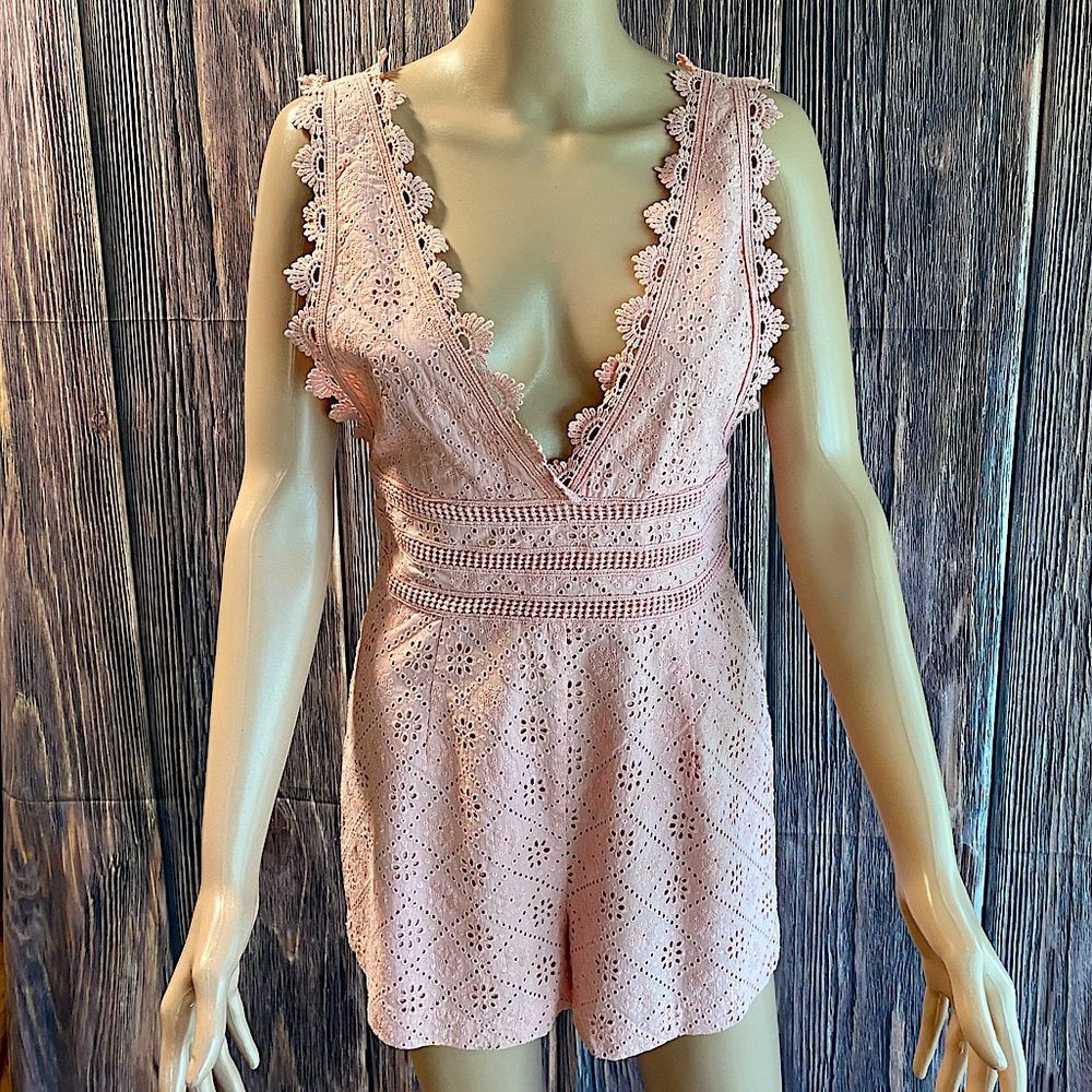 Forever 21 Size medium eyelet embroider lined light baby pale pink romper